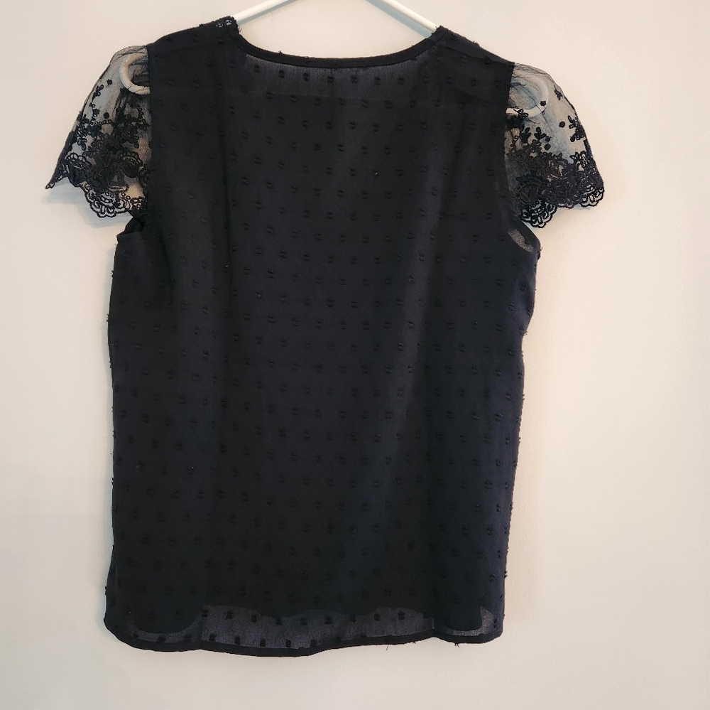 (4 For $20)Wonens Black Blouse with Lace Cap Sleve Stylish Buttons.  Size SP. - Picture 5 of 5